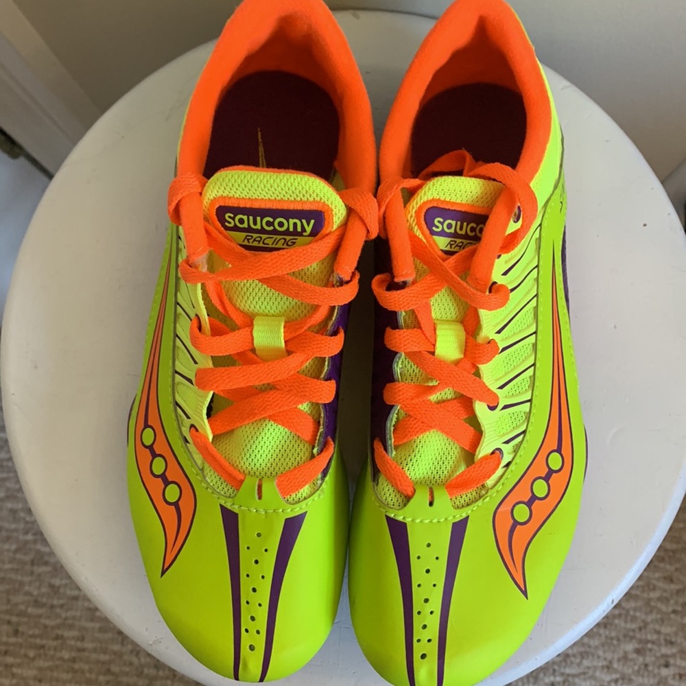 Women’s Saucony Racing spitfire spikes